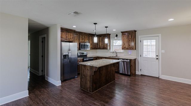 302 E Washington Street, Alvord, TX 76225