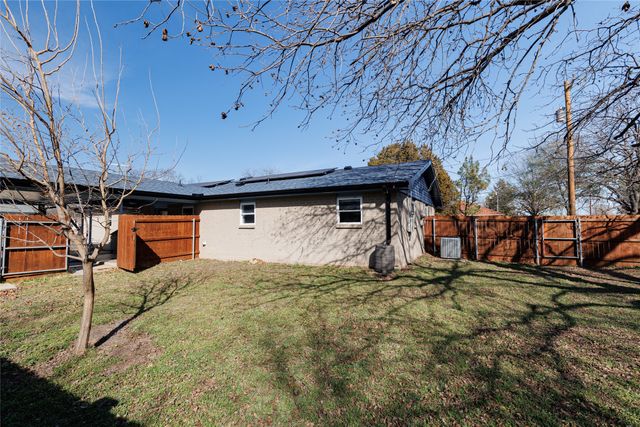 302 E Washington Street, Alvord, TX 76225