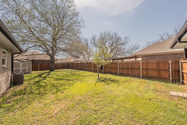 302 E Washington Street, Alvord, TX 76225