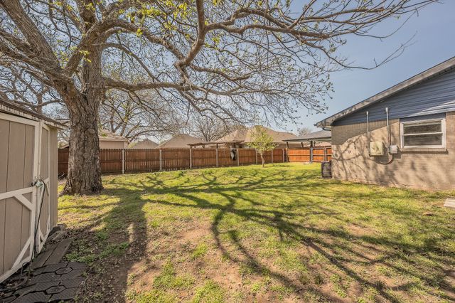302 E Washington Street, Alvord, TX 76225