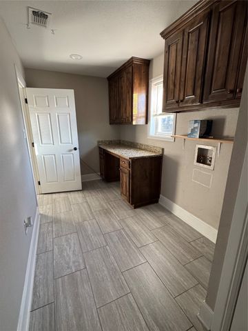 302 E Washington Street, Alvord, TX 76225