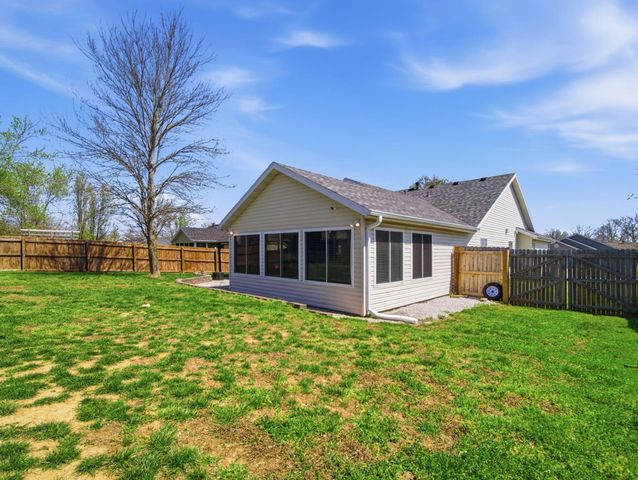 719 S Lantern Ridge, Nixa, MO 65714