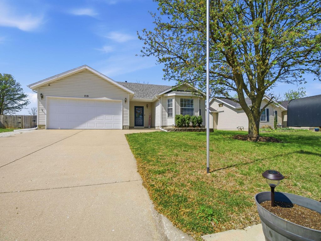 719 S Lantern Ridge, Nixa, MO 65714