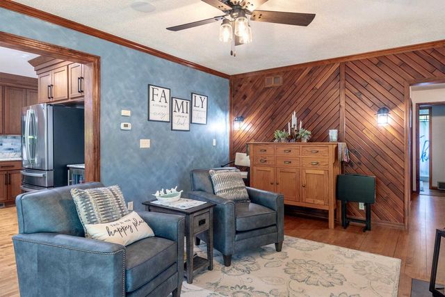 5086 Valley Heights Road, Oshkosh, WI 54904