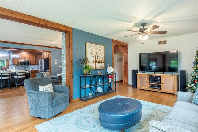 5086 Valley Heights Road, Oshkosh, WI 54904