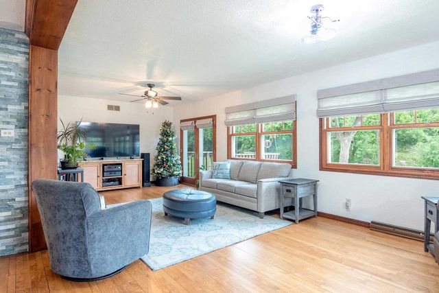 5086 Valley Heights Road, Oshkosh, WI 54904