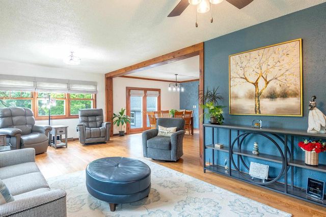 5086 Valley Heights Road, Oshkosh, WI 54904