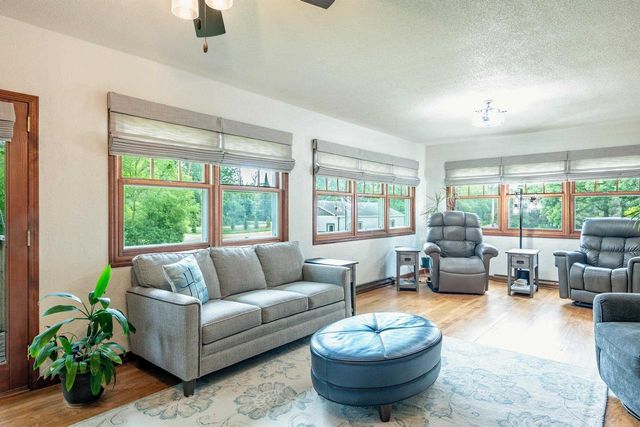 5086 Valley Heights Road, Oshkosh, WI 54904