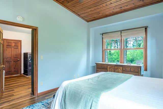 5086 Valley Heights Road, Oshkosh, WI 54904