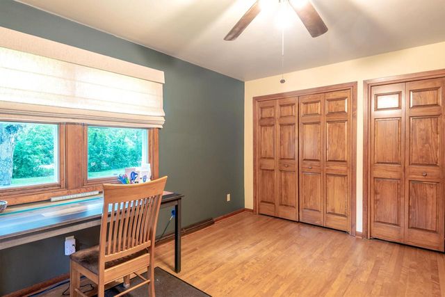 5086 Valley Heights Road, Oshkosh, WI 54904