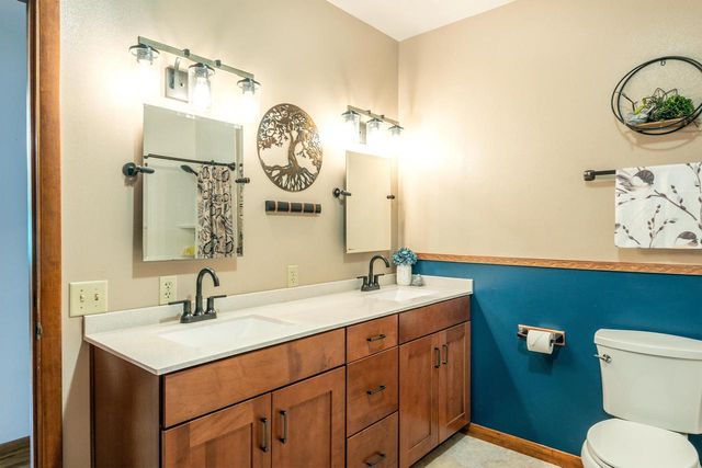 5086 Valley Heights Road, Oshkosh, WI 54904