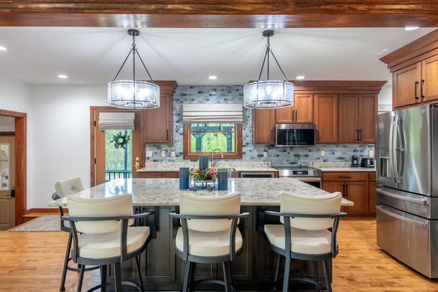 5086 Valley Heights Road, Oshkosh, WI 54904