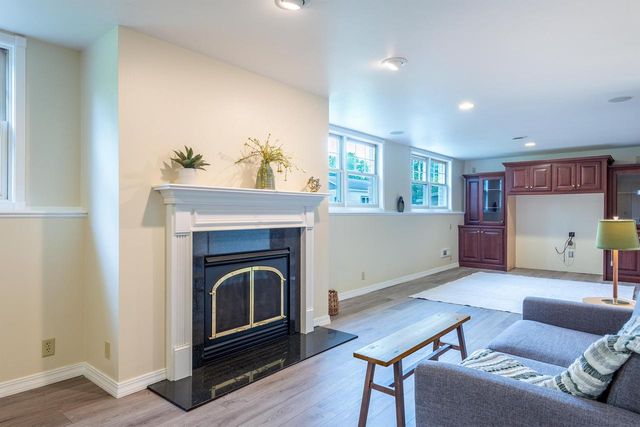5086 Valley Heights Road, Oshkosh, WI 54904