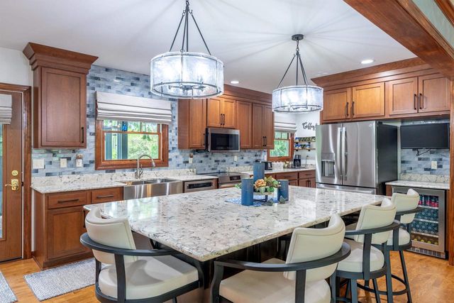 5086 Valley Heights Road, Oshkosh, WI 54904