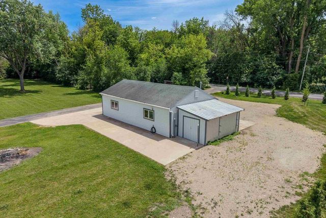 5086 Valley Heights Road, Oshkosh, WI 54904