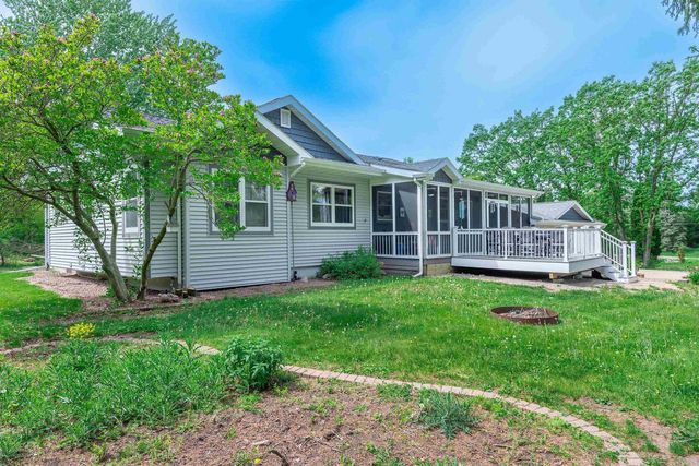5086 Valley Heights Road, Oshkosh, WI 54904