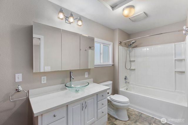 15507 56th Avenue W, Edmonds, WA 98026