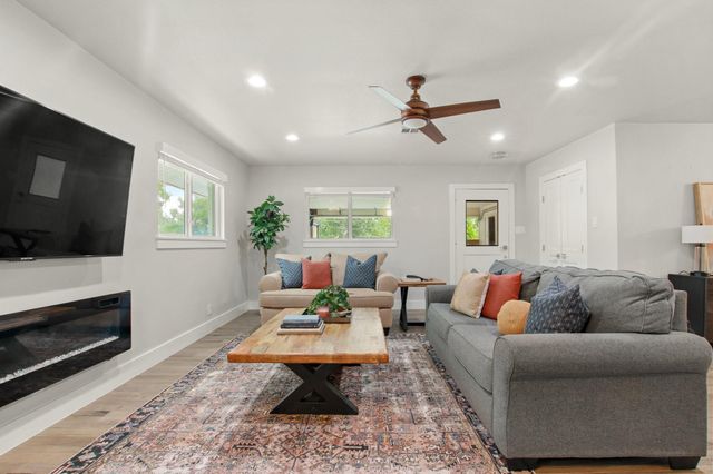 9110 Chisholm LN, Austin, TX 78748