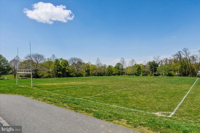 6 CRESTVIEW CT, Potomac, MD 20854