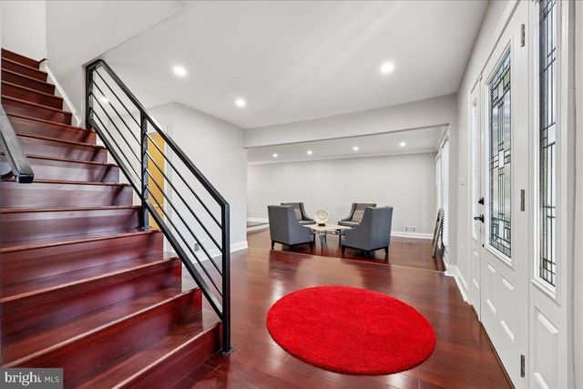 6 CRESTVIEW CT, Potomac, MD 20854