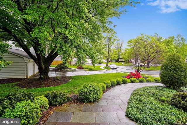 6 CRESTVIEW CT, Potomac, MD 20854