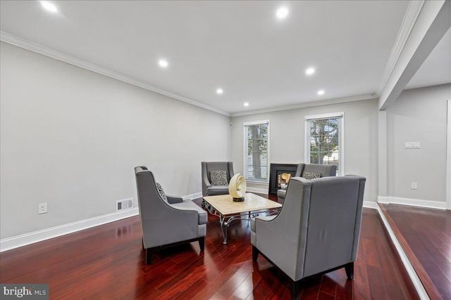 6 CRESTVIEW CT, Potomac, MD 20854