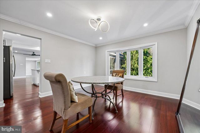 6 CRESTVIEW CT, Potomac, MD 20854