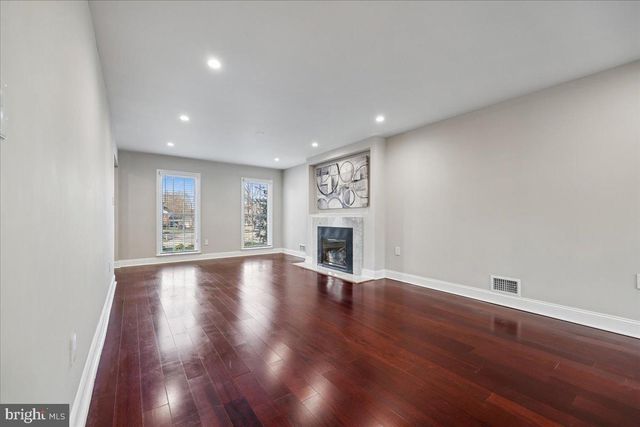 6 CRESTVIEW CT, Potomac, MD 20854