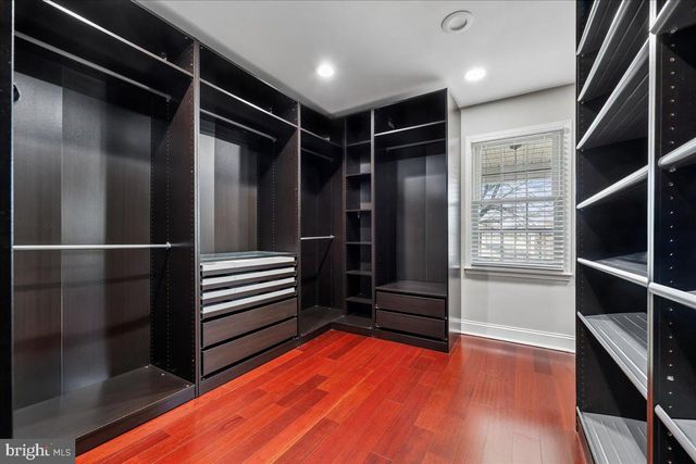 6 CRESTVIEW CT, Potomac, MD 20854