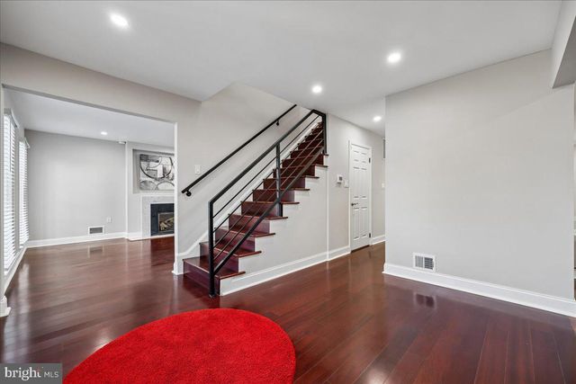 6 CRESTVIEW CT, Potomac, MD 20854