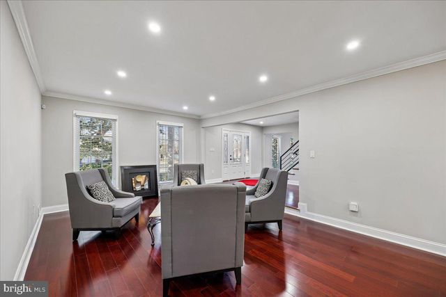 6 CRESTVIEW CT, Potomac, MD 20854