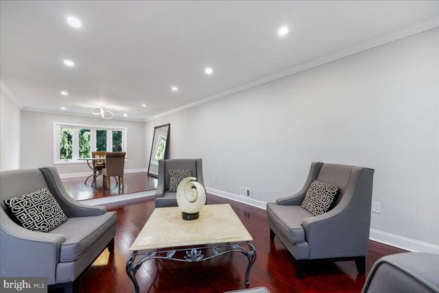 6 CRESTVIEW CT, Potomac, MD 20854