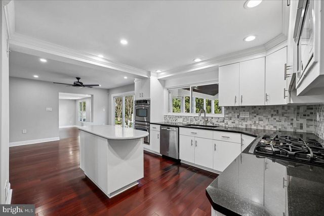 6 CRESTVIEW CT, Potomac, MD 20854