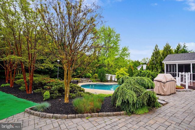 6 CRESTVIEW CT, Potomac, MD 20854