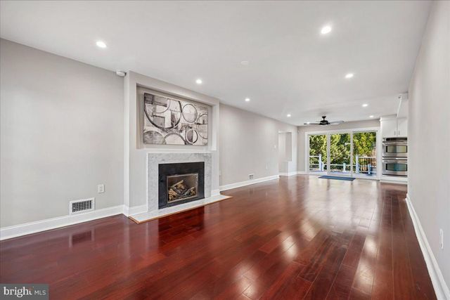 6 CRESTVIEW CT, Potomac, MD 20854