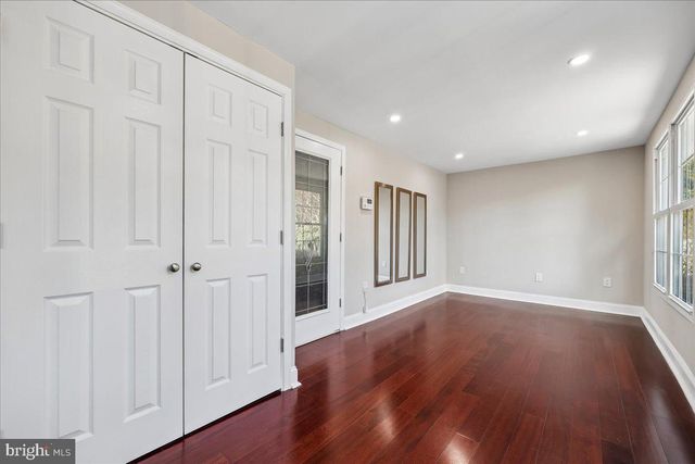 6 CRESTVIEW CT, Potomac, MD 20854