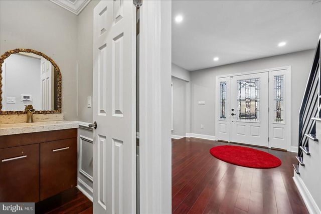 6 CRESTVIEW CT, Potomac, MD 20854