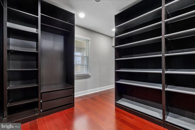 6 CRESTVIEW CT, Potomac, MD 20854