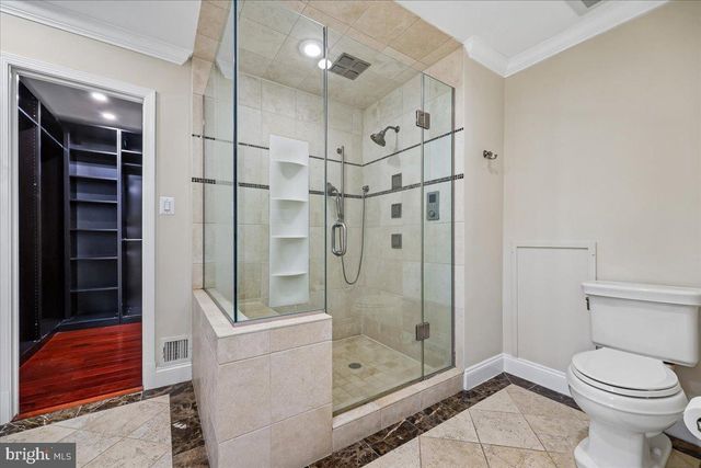 6 CRESTVIEW CT, Potomac, MD 20854