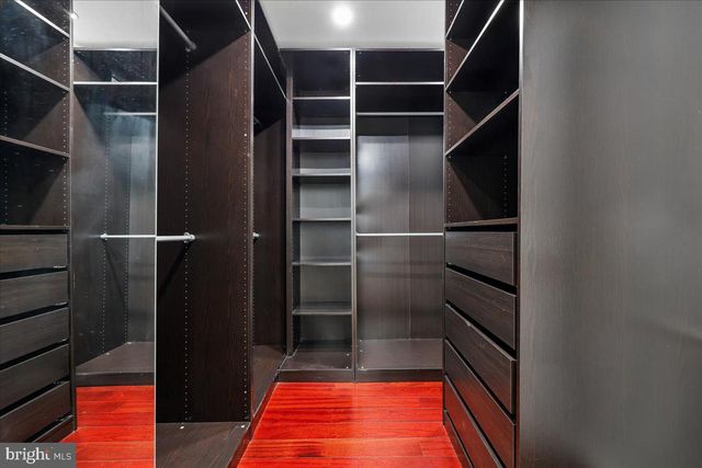 6 CRESTVIEW CT, Potomac, MD 20854