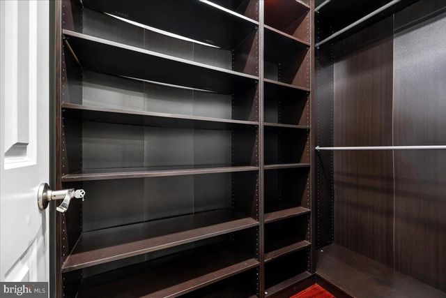 6 CRESTVIEW CT, Potomac, MD 20854