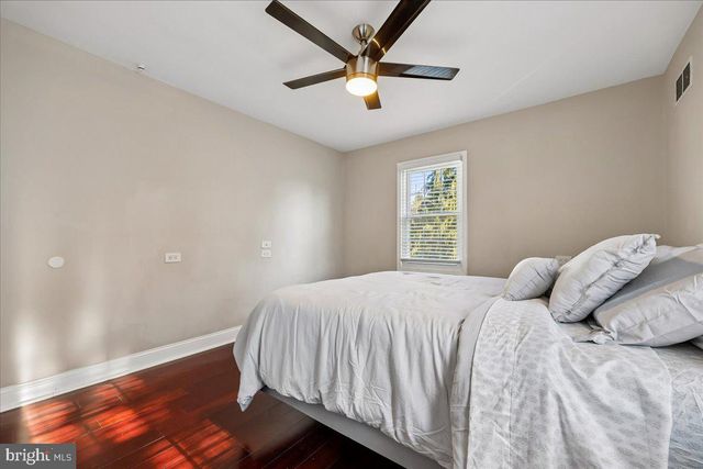 6 CRESTVIEW CT, Potomac, MD 20854