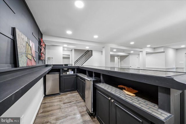 6 CRESTVIEW CT, Potomac, MD 20854