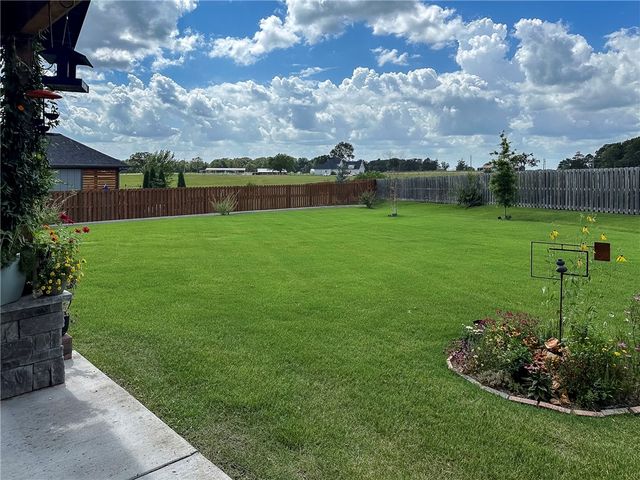 3801 Whitefish Street, Bentonville, AR 72712