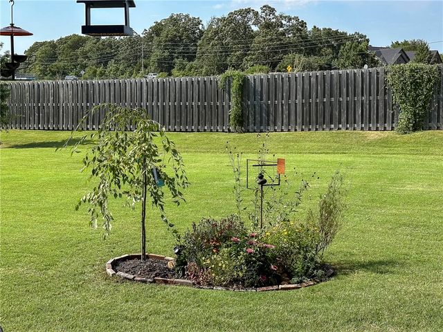 3801 Whitefish Street, Bentonville, AR 72712