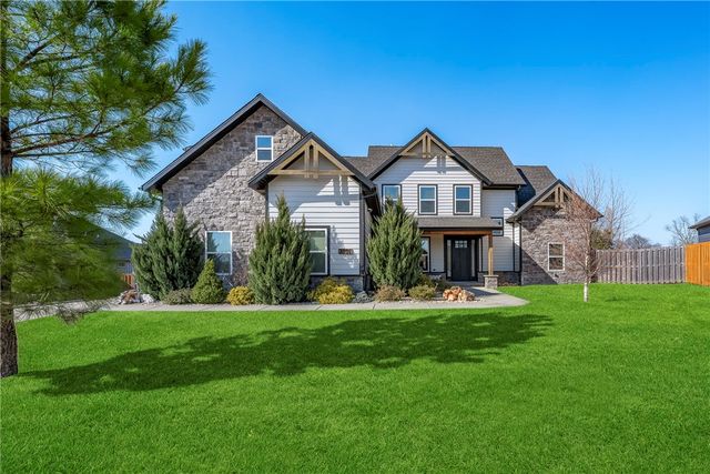 3801 Whitefish Street, Bentonville, AR 72712