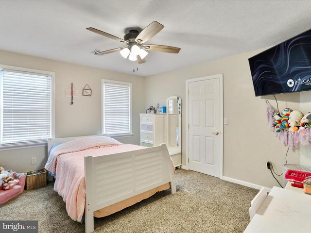 287 N LAKEWOOD, Ridgeley, WV 26753