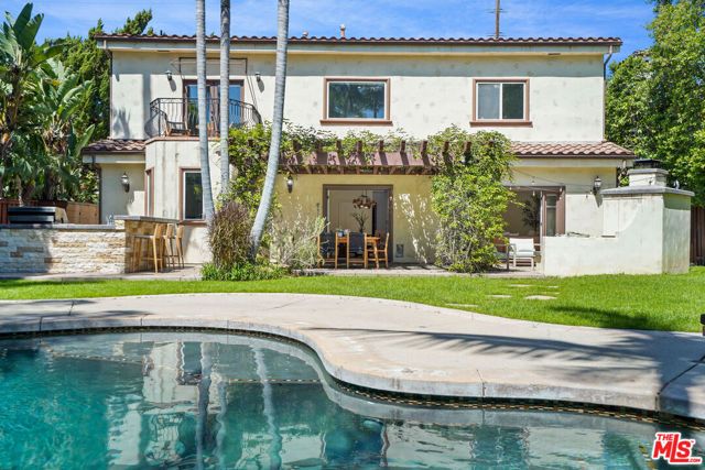 13164 Magnolia Boulevard, Sherman Oaks, CA 91423