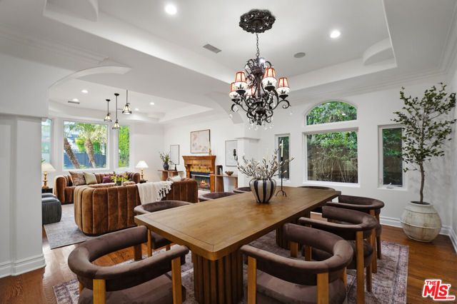 13164 Magnolia Boulevard, Sherman Oaks, CA 91423