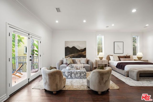 13164 Magnolia Boulevard, Sherman Oaks, CA 91423